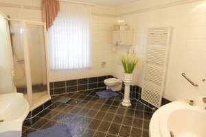 Hochwertige Landhaus-Villa mit Pool und Koi-Teich in sonniger, ruhiger Lage! – Birkenfeld (Kreis) – Vorschaubild 35