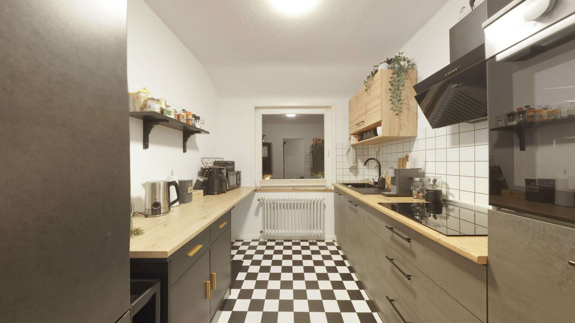 Immobilie in Varel - Zentral und trotzdem ruhig wohnen in Varel - 3-Zimmer Eigentumswohnung mit Balkon - Bild 2