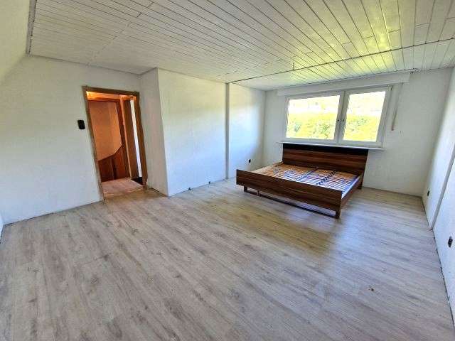 Immobilie in Schalksmühle - Charmantes Haus sucht Sie.
Einfamilienhaus mit Option für zwei Wohnungen!
 - Bild 5