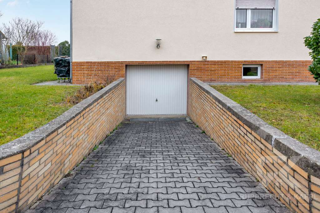 Immobilie in Teublitz - Energieeffizientes und gepflegtes Zweifamilienhaus in schöner Siedlung von Teublitz - Bild 4