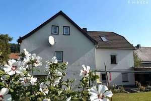 Großzügiges Einfamilienhaus mit Ausbaureserve und schönen Garten – Die vollständige Adresse der Immobilie erhältst du vom Anbieter., 1904 Steinigtwolmsdorf – Vorschaubild 1