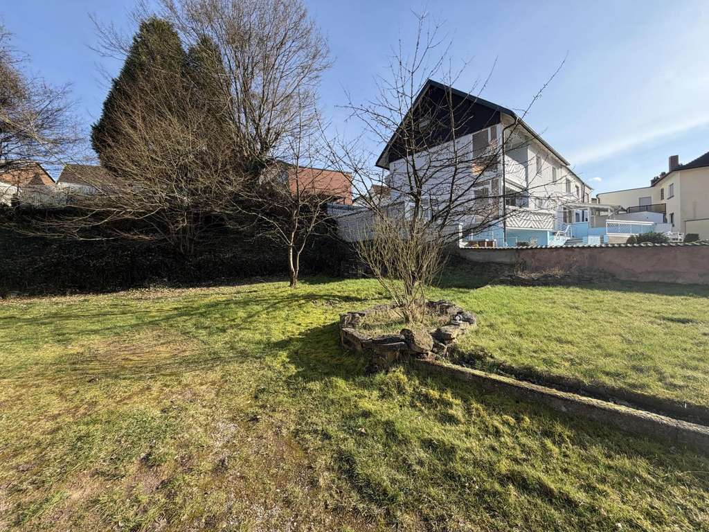 Immobilie in Waldmohr - Ein - oder Zweifamilienhaus auf großem Grundstück in Homburg
 - Bild 2