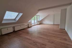 DG-Traum mit Balkon & XXL-Wohnzimmer in Duisburg-Röttgersbach