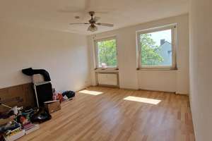 Helle 2-Zimmer-Wohnung mit Balkon und schönem Ausblick ins Grüne