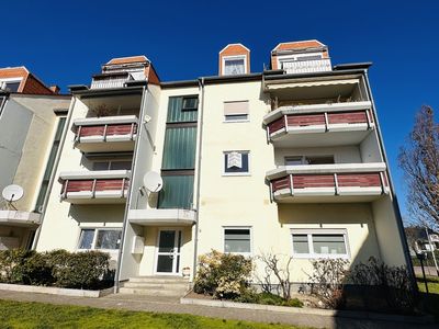 Helle 4-Zimmer-Wohnung im 1. OG mit Balkon & 2 Stellplätzen bezugsfrei in Beindersheim/ Pfalz