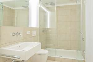 AIGNER - Charmante 3-Zimmer-Tiefparterrewohnung mit Gartenhof in historischem Altbau – Die vollständige Adresse der Immobilie erhältst du vom Anbieter., 80796 Neuschwabing, München – Vorschaubild 8