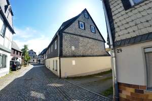 Historisches Endreihenhaus mit Ausbaupotenzial in Zwönitz – Die vollständige Adresse der Immobilie erhältst du vom Anbieter., 8297 Zwönitz – Vorschaubild 2