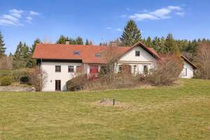 Unternehmervilla mit ELW im Arberland - am Puls der Städte Regen und Zwiesel – Die vollständige Adresse der Immobilie erhältst du vom Anbieter., 94209 Regen – Vorschaubild 1