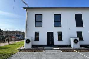 Sarstedt: Modernes 6-Zimmer Reiheneckhaus mit Terrasse und Garten zur Erstvermietung – Marie-Juchacz-Weg 1, 31157 Hildesheim (Kreis) – Vorschaubild 1