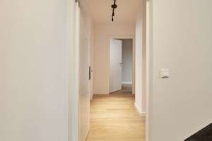 Erstbezug nach Sanierung - 3 Zimmerwohnung mit Balkon direkt zwischen Kudamm und dem Tiergarten – Die vollständige Adresse der Immobilie erhältst du vom Anbieter., 10785 Tiergarten, Berlin – Vorschaubild 2