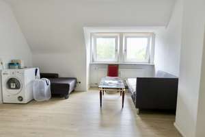 Gepflegte Dachgeschosswohnung mit Einbauküche - ideal für Paare, Singles oder als WG – Birkenweg 13, 27576 Lehe, Bremerhaven – Vorschaubild 2
