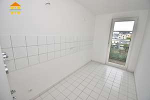 *2 Balkone, Tiefgaragenstellplatz und Aufzug in zentraler Lage* – Gießerstraße 31, 9130 Sonnenberg, Chemnitz – Vorschaubild 13