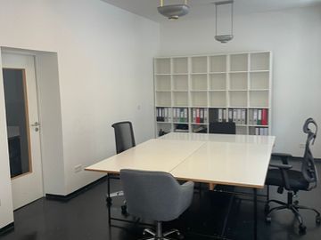 Büro zur cheapest Untermiete im Rückgebäude Gärtnerplatz