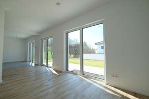 Ideale Kapitalanlage oder attraktives Eigenheim in naturnaher Lage -modernes KfW-40 Einfamilienhaus – Die vollständige Adresse der Immobilie erhältst du vom Anbieter., 92277 Hohenburg – Vorschaubild 14