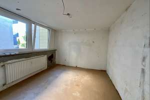 Rohdiamant zum Schleifen bereit!
Erdgeschosswohnung mit Blick ins Grüne – 67063 Friesenheim, Ludwigshafen am Rhein – Vorschaubild 6