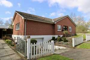 Modernisierter Bungalow mit Garten, Tiefgarage und Wohlfühlfaktor – Nordfriesland (Kreis) – Vorschaubild 2