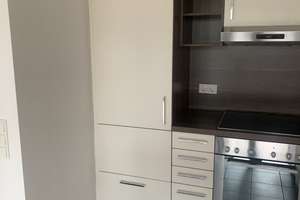 Schöne helle 2-Zimmer-Wohnung mit großem Balkon und Tiefgaragenstellplatz – 80639 Nymphenburg, München – Vorschaubild 3