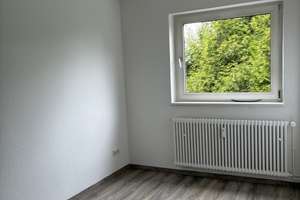 Familienhit mit Balkon und Tageslichtbad - Frisch renovierte 3-Zimmer-Wohnung – Schäferkamp 4, 38226 Lebenstedt, Salzgitter – Vorschaubild 4