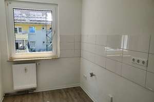 Frisch renovierte 3-Zi.-Whg. in ruhiger und grüner Lage – Sagenberg 11, 45277 Überruhr-Hinsel, Essen – Vorschaubild 3
