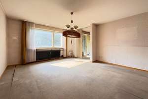 Großzügige 5-Zimmer-Wohnung mit viel Potenzial, großem Balkon mit Blick ins Grüne und Garage – 70599 Steckfeld, Stuttgart – Vorschaubild 5