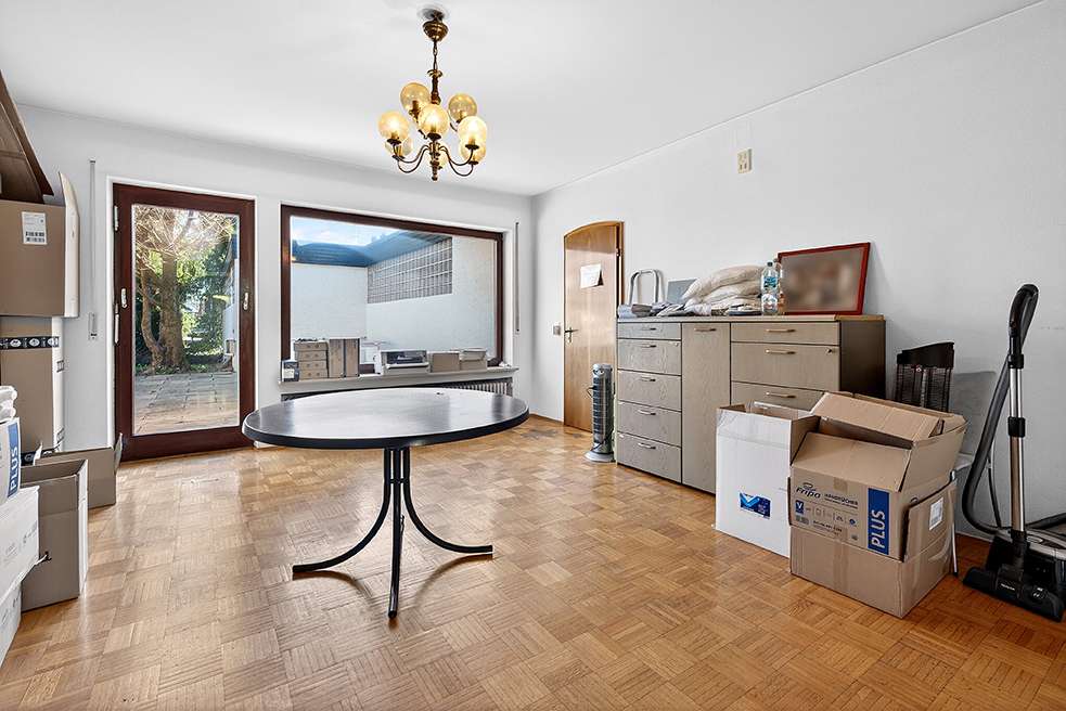 Immobilie in Vöhringen - Großzügiges Einfamilienhaus mit Einliegerwohnung und Praxis im Herzen von Vöhringen - Bild 11