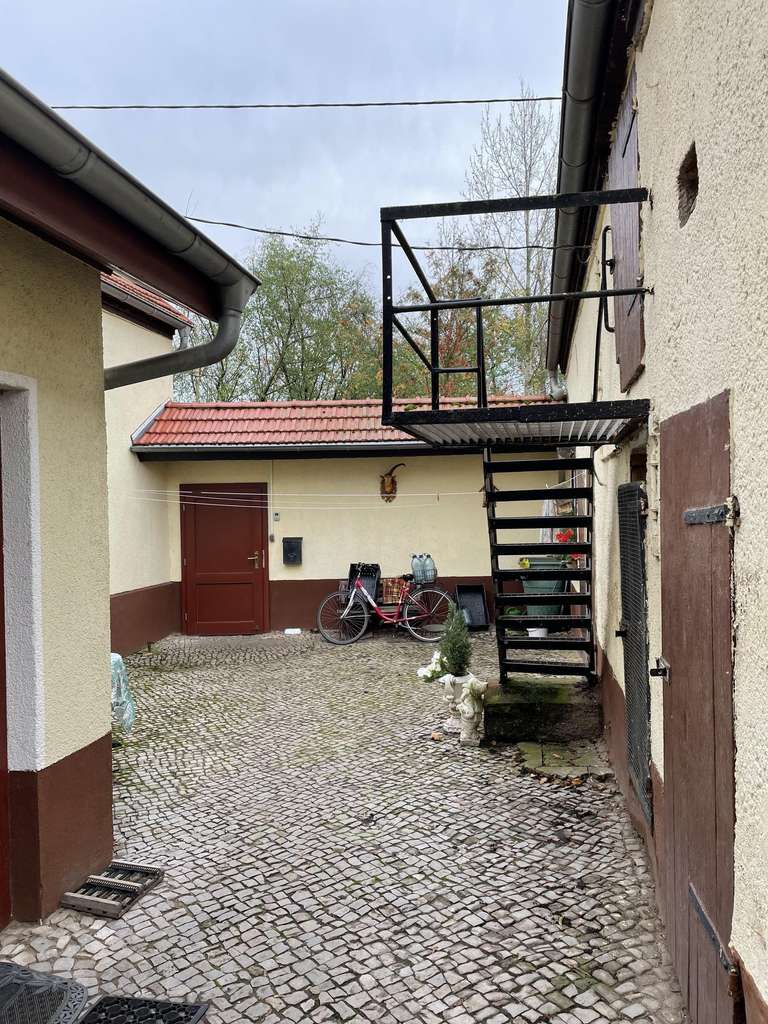 Immobilie in Güsten - Teilsaniertes Haus mit viel Platz !



 - Bild 4