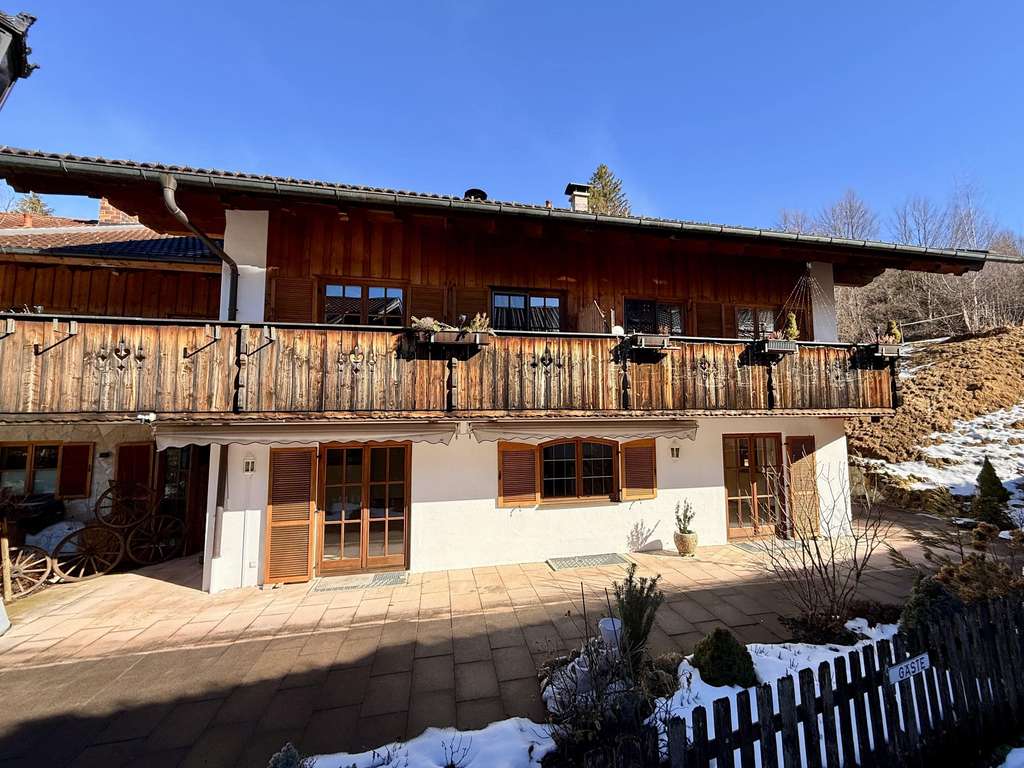 Immobilie in Mittenwald - Vier Einheiten in einer Doppelhaushälfte! - Bild 1