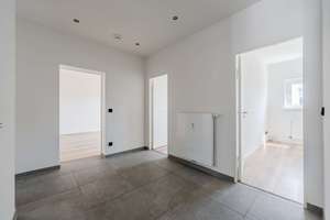 Sonnenbalkon trifft Kudamm-Blick - Hochwertig modernisierte 4 Zimmerwohnung ! – Sybelstraße 56, 10629 Charlottenburg, Berlin – Vorschaubild 23