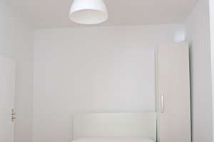 Top renovierte Zimmer inkl. neuer EBK und Möbel! Gemeinschaftsbad/WC zur Mitbenutzung! – Kazmairstr. 24, 80339 Schwanthalerhöhe (Ortsteil), München – Vorschaubild 5