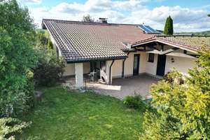 gepflegtes Architektenhaus mit Einliegerwohnung – Die vollständige Adresse der Immobilie erhältst du vom Anbieter., 95138 Bad Steben – Vorschaubild 2