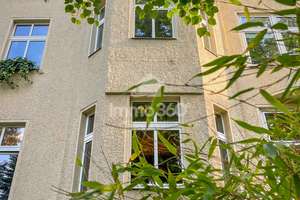 Großzügige Altbauwohnung mit Terrasse, Balkon und grünem Außenbereich – Die vollständige Adresse der Immobilie erhältst du vom Anbieter., 12203 Lichterfelde, Berlin – Vorschaubild 9