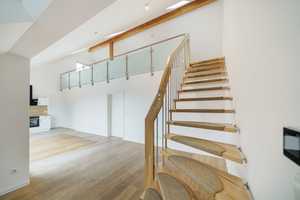 Stilvolle 3-Zimmer-Dachgeschosswohnung mit geh. Innenausstattung mit Balkon und EBK – Stettner Straße 23, 81549 München – Vorschaubild 6