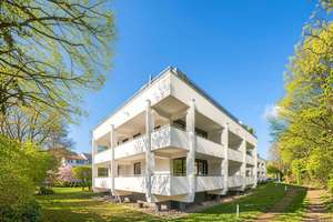 Helle 3-Zimmer-Wohnung mit umlaufendem Balkon direkt am Englischen Garten in München-Schwabing