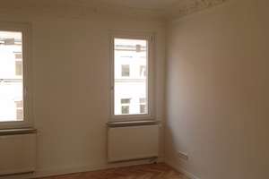Sonnige & kernsanierte 3-Zimmer-Altbauwohnung im obersten Geschoss