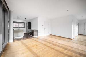 Seltene 3-Zi.-Wohnung mit eigenem Eingang, Dachterrasse, Dachgarten, Lift, ruhige Lage, nahe U-Bahn – Die vollständige Adresse der Immobilie erhältst du vom Anbieter., 80992 Alt-Moosach, München – Vorschaubild 12