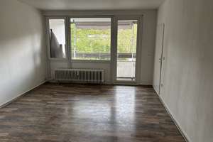Helle 3-Zimmer-Wohnung mit Balkon in Köln-Neubrück – Andreas-Hermes-Str. 3, 51109 Neubrück, Köln – Vorschaubild 1