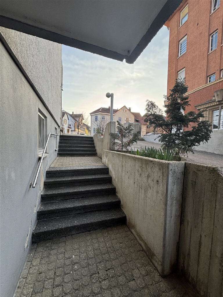 Immobilie in Lauffen am Neckar - VBU Immobilien - Aus Alt mach Neu: Charmante Wohnung mit Potenzial - Bild 1