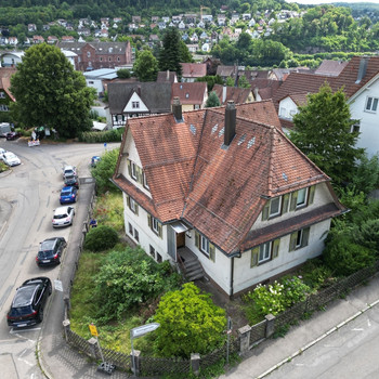Sanierungsbedürftiges Mehrfamilienhaus in toller Lage von Calw zu verkaufen!