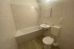 Hotel Mama ade! – Ludwig-Renn-Straße 32, 12679 Marzahn, Berlin – Vorschaubild 4