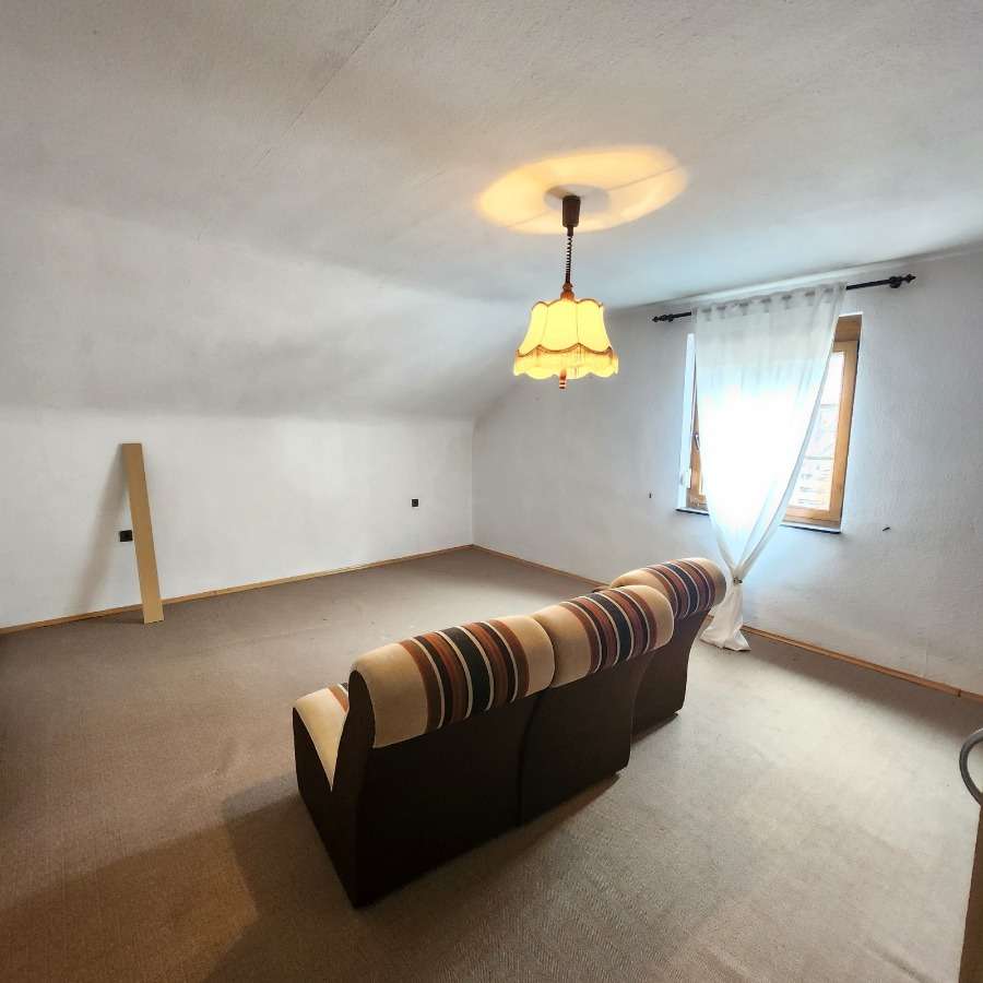 Immobilie in Obernheim-Kirchenarnbach - Freistehendes Einfamilienhaus in Obernheim-Kirchenarnbach – Ihr neues Zuhause mit Garten wartet - Bild 8