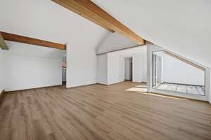 Frisch sanierte 3-Zi.-DG-Wohnung mit Loggia, Talblick, Panoramafenster & Speicher in Pforzheim – Die vollständige Adresse der Immobilie erhältst du vom Anbieter., 75179 Nordstadt, Pforzheim – Vorschaubild 2