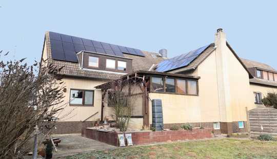 Bild von TOP ! Modernisiertes ZFH mit sep. Büro u. großem Grundstück