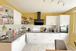 STUTTGART-GIEBEL - 2,5-ZIMMER-ETW, 9. OG, MODERN, AUFZUG, S/W-BALKON, EBK, 2 MIN. ZUR STADTBAHN. – 70499 Bergheim, Stuttgart – Vorschaubild 4