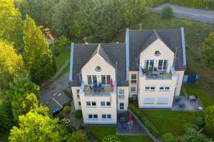 Exklusives und stilvolles Mehrfamilienhaus an der Terrassenmosel- Zwei Doppelhaushälften mit Panoram – Die vollständige Adresse der Immobilie erhältst du vom Anbieter., 56332 Brodenbach – Vorschaubild 2