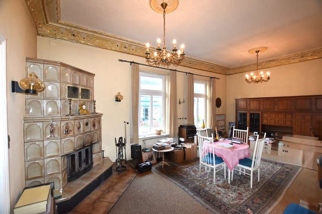 Immobilie in Jever - Historische Villa mit zwei Wohneinheiten im Herzen von Jever - Bild 1