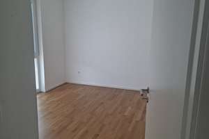 Frisch renovierte 3-Zimmer-Wohnung am Bunter Garten: Seniorengerecht im ruhigen 5-Parteienhaus! – Bökelstr. 143, 41063 Eicken, Mönchengladbach – Vorschaubild 6