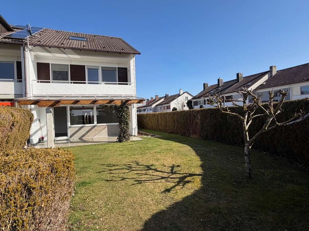 Immobilie in Höhenkirchen-Siegertsbrunn - Charmantes, top renoviertes Reiheneckhaus in toller Lage - Bild 1