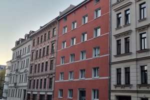 Mitten im Szeneviertel: Renovierte 1-Zi-Whg mit Balkon + neuer Einbauküche !