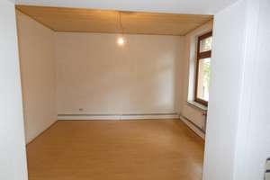 Dreifamilienhaus in DU-Neumühl, mit großem Baugrundstück, 8 Garagen und Mietsteigerungspotential! – Die vollständige Adresse der Immobilie erhältst du vom Anbieter., 47166 Neumühl, Duisburg – Vorschaubild 10
