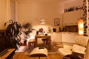 Helle und voll möblierte 2.5 Zimmer- Altbauwohnung mit Südbalkon - 9 bis 12 Monate Untermiete  – München – Vorschaubild 13